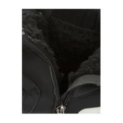 black casual fritidssko med lukket front