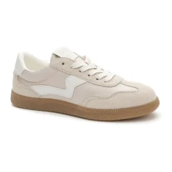 Casual Closed Sneakers