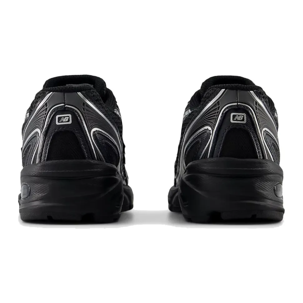 740 GS Sneakers