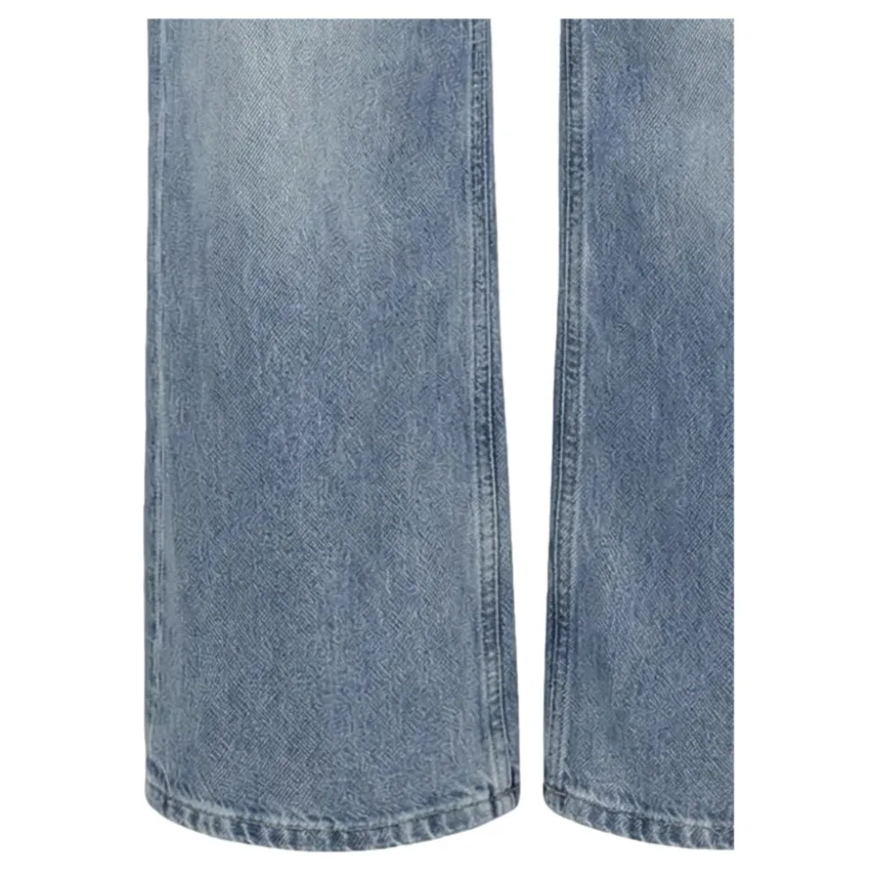 Jeans a sigaretta