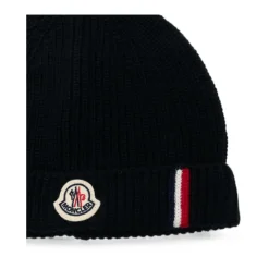 Lue med Moncler-striper i ull