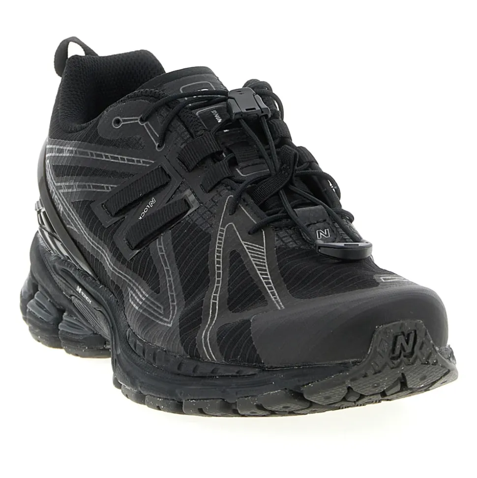 1906R Sneakers
