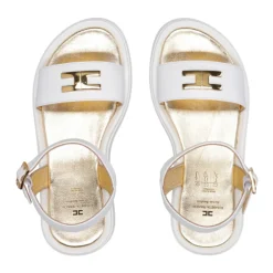 Sandaler i skinn