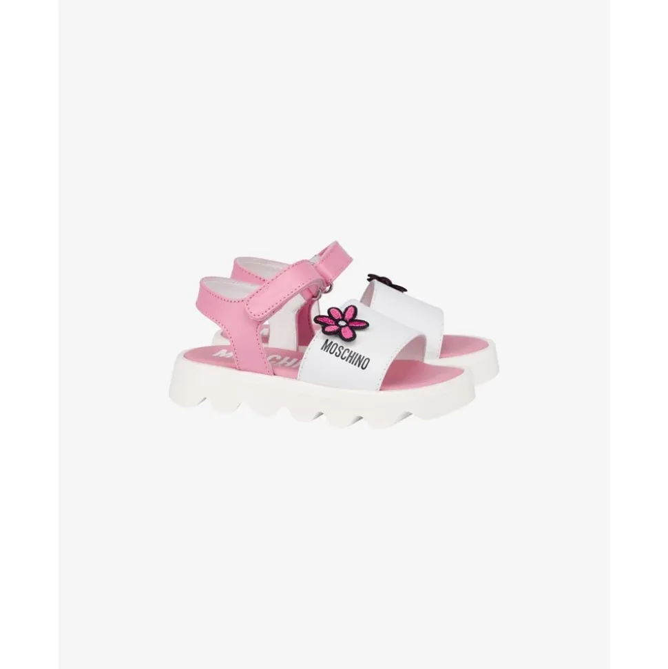 Sandaler med blomsterapplikasjon og plattform