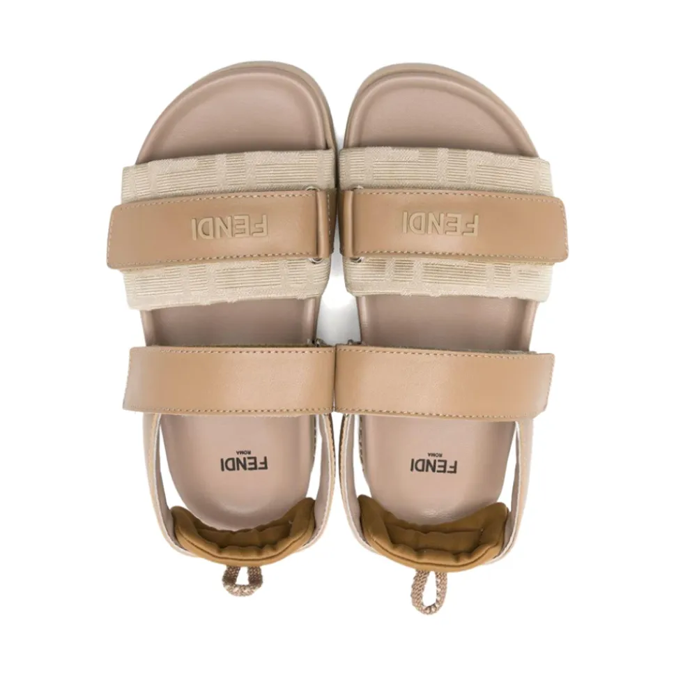 Sandaler med borrelås i skinn