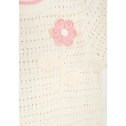 Strikket kjole med blomstermotiv