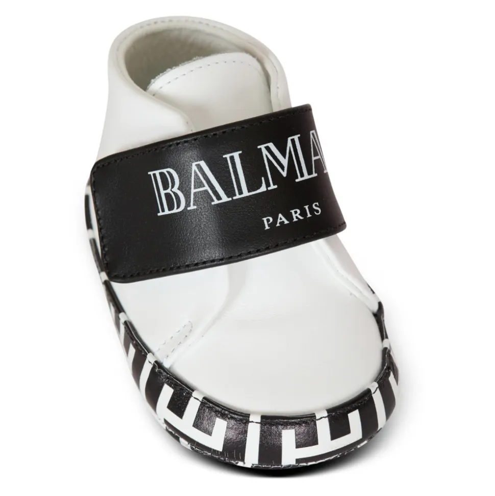 Tofargede sneakers med vintage logo