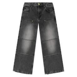 Wide-Leg Jeans