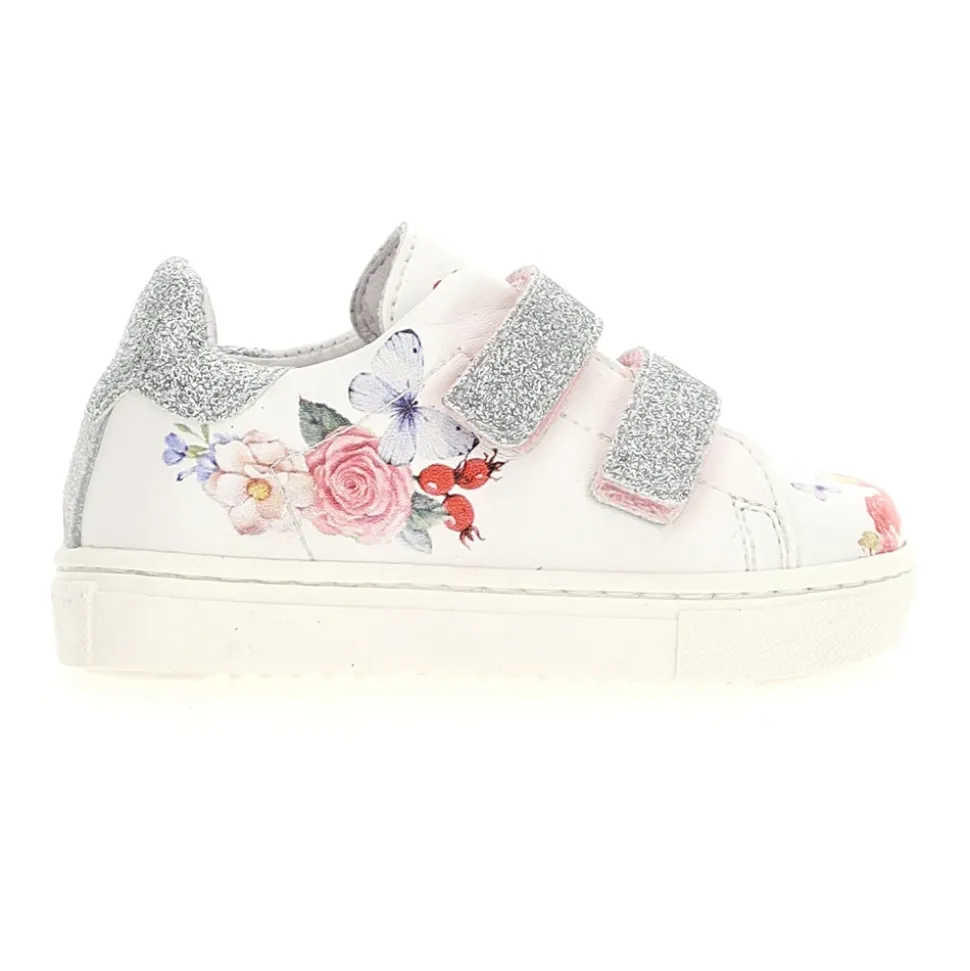 Winnie the Pooh Print Sneakers